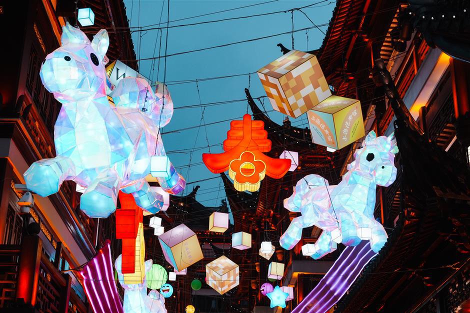 Yuyuan Garden Lantern Festival shines brighter than ever with an extended route