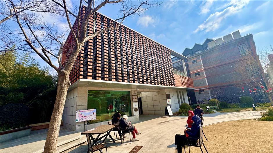 [Open Sesame] Yo... Expats CAN Use Community Centers – a Guide!