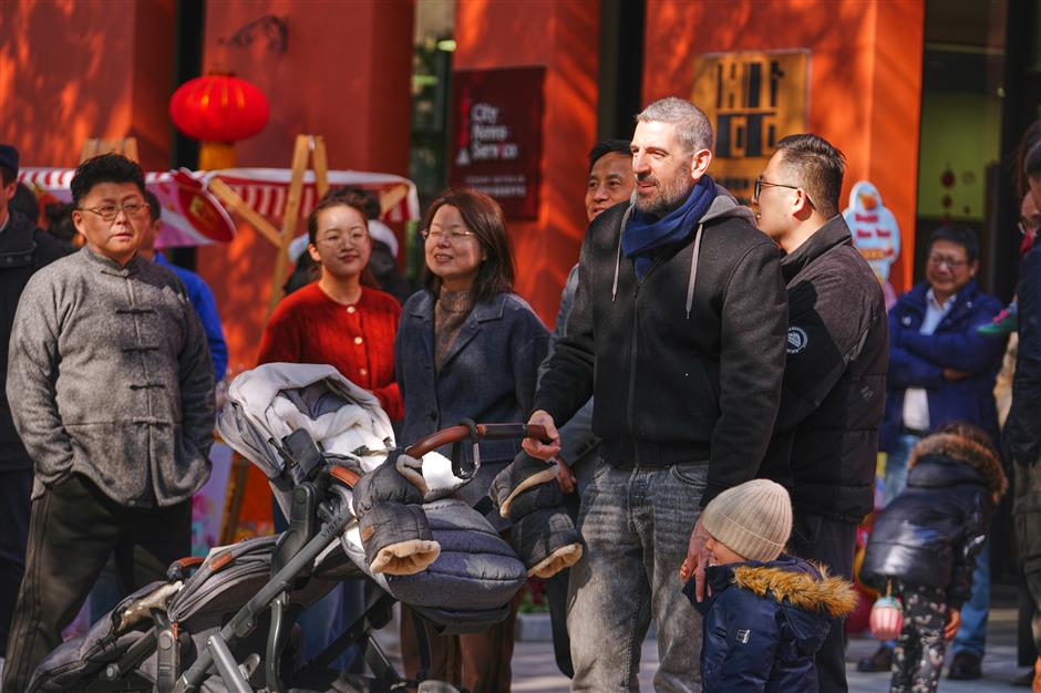 Expat Families Get a Taste of Chinese New Year at Huacao Carnival