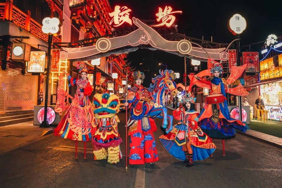 2026上海豫园灯会盛大启幕!点亮