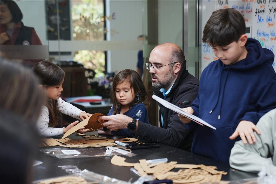 Expat Families Get a Taste of Chinese New Year at Huacao Carnival