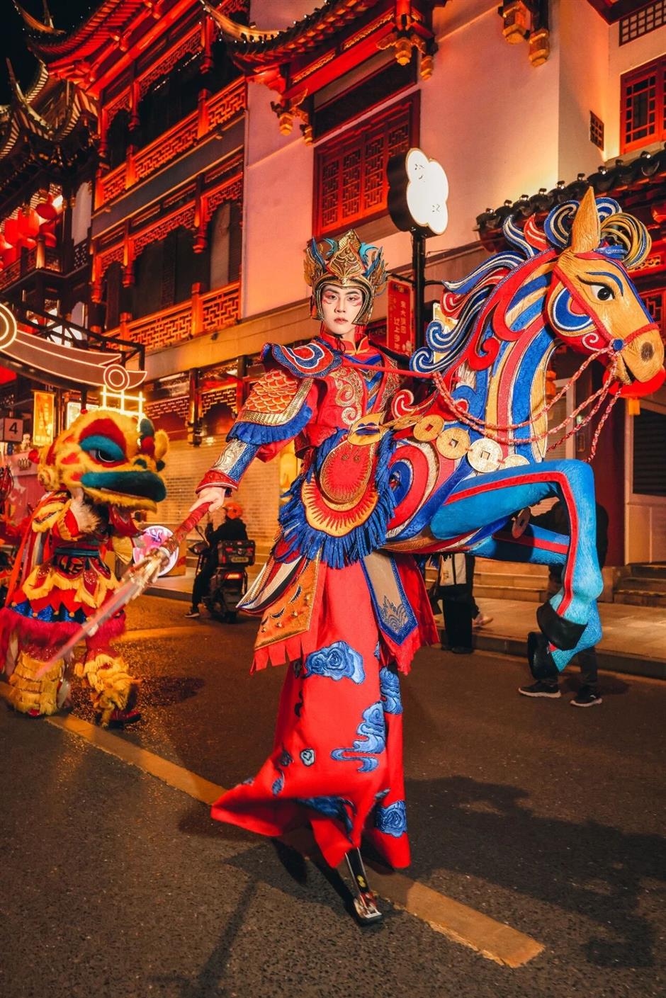 2026上海豫园灯会盛大启幕!点亮