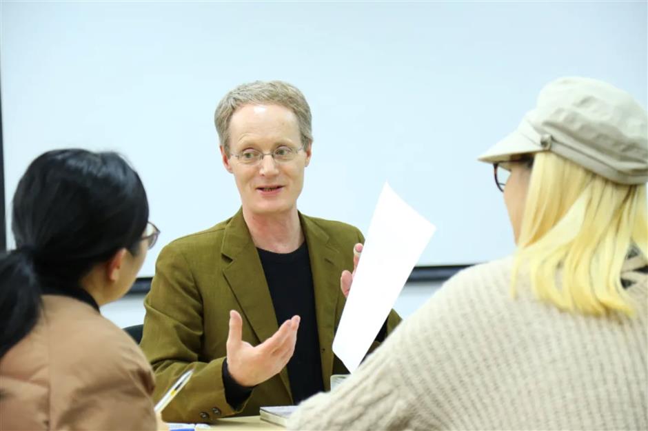 Dean Burns, Script Doctor Who Found China on a Whiteboard, Dies at 64