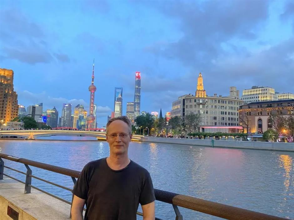 Dean Burns, Script Doctor Who Found China on a Whiteboard, Dies at 64