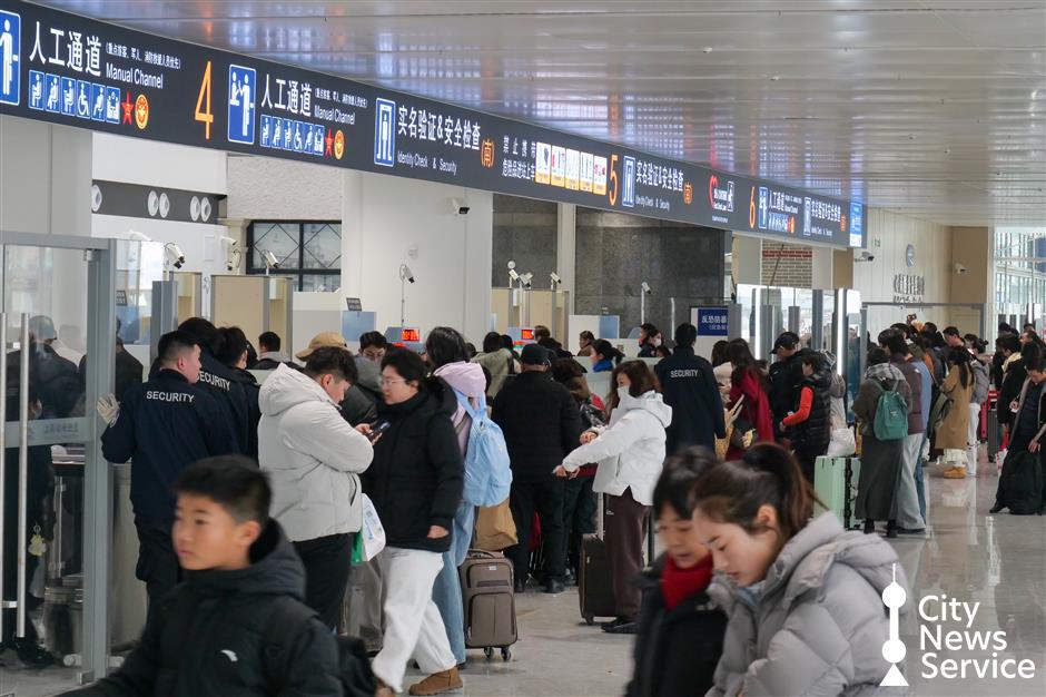 70 Percent Capacity Boost at Shanghai Railway Station's South Entrance for Spring Festival Rush