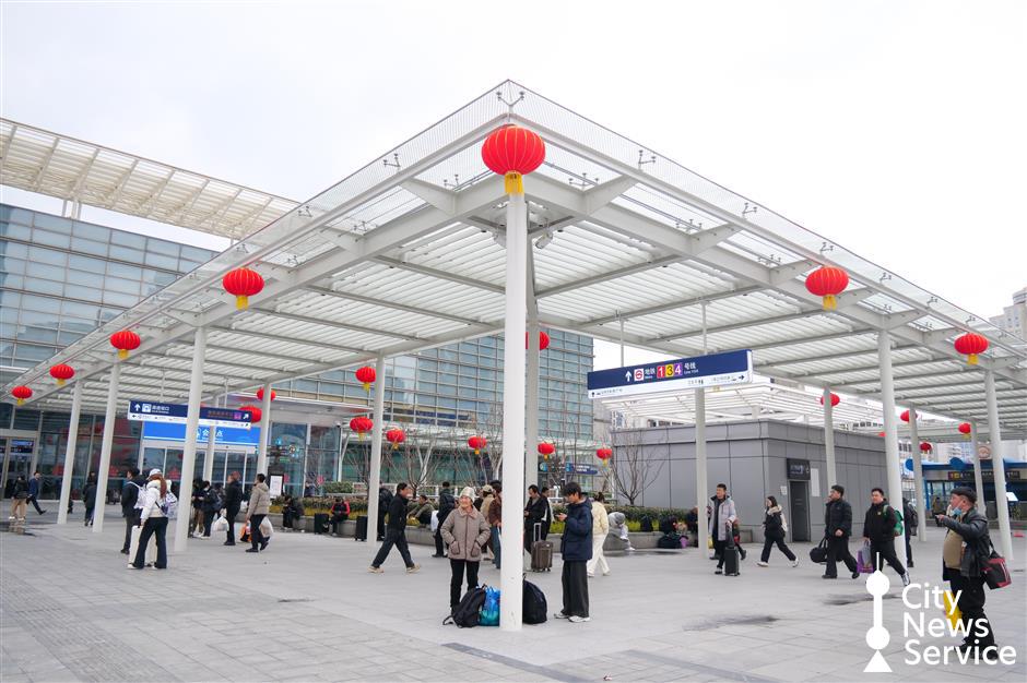 70 Percent Capacity Boost at Shanghai Railway Station's South Entrance for Spring Festival Rush