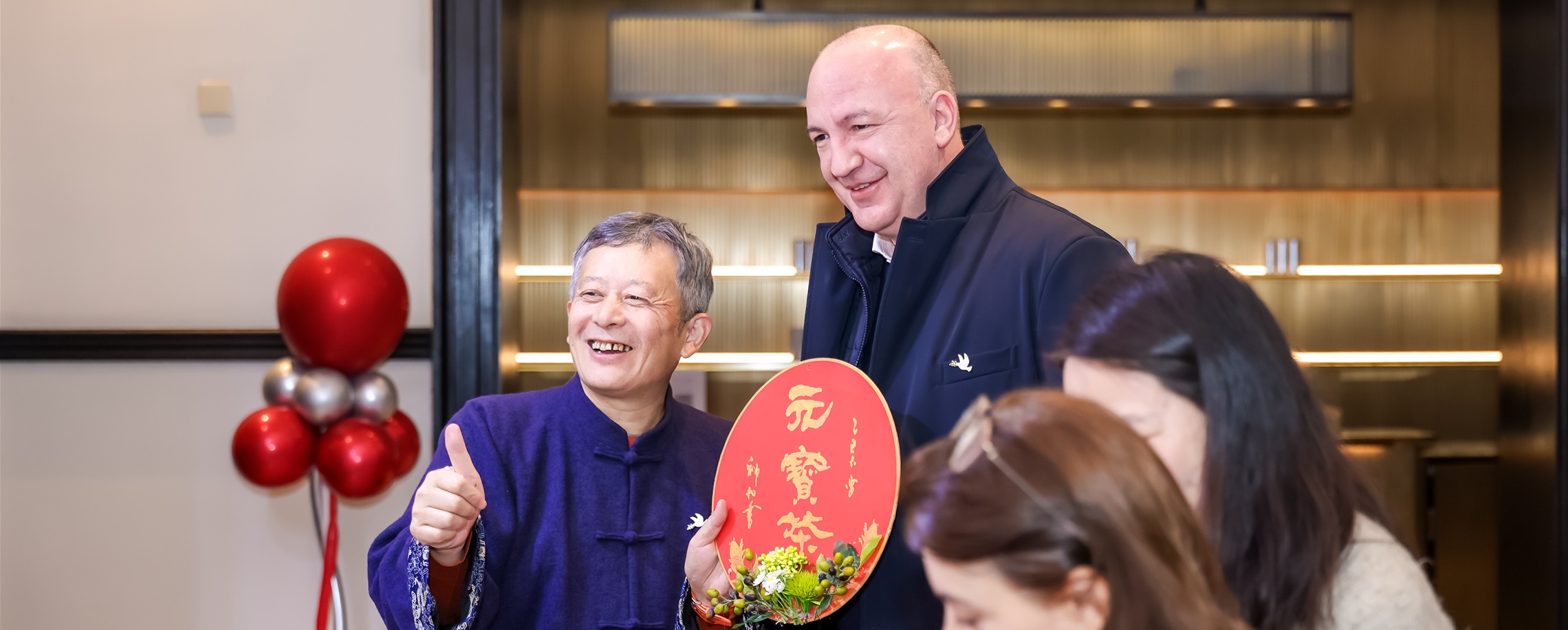 Foreign Guests Get City Spring Festival Blessings, Greetings