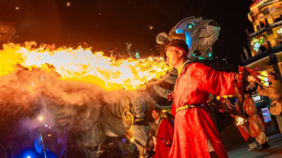 From Ice Sculptures to Fireworks, Lingang Ready for Chinese New Year