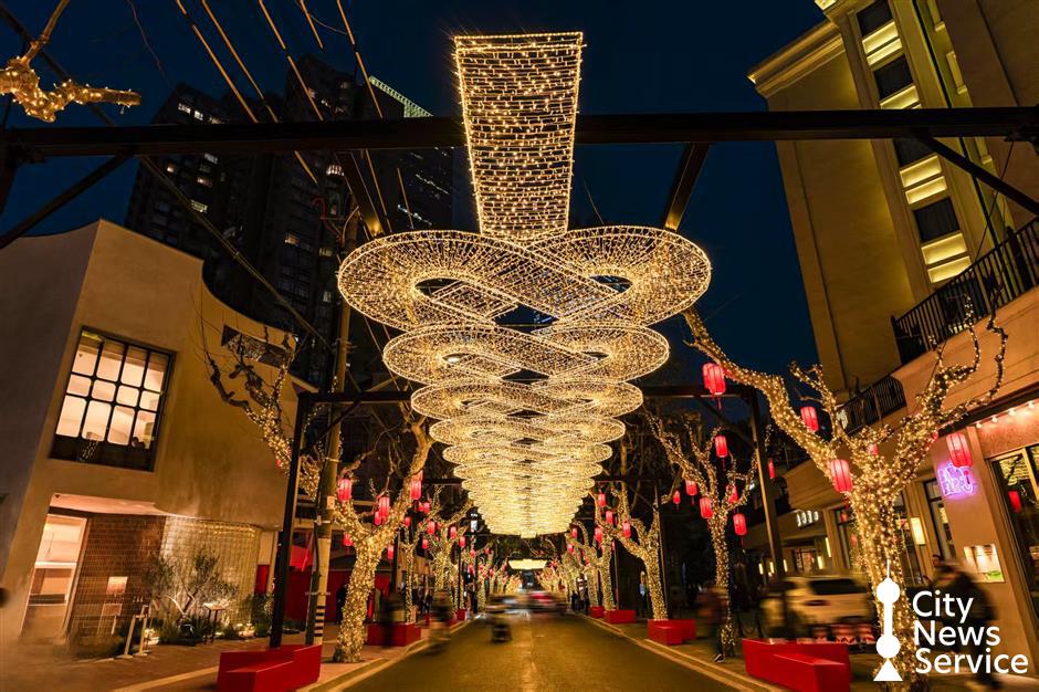 New Year Festivities: Blooming Flowers, Light Shows and Celebrations