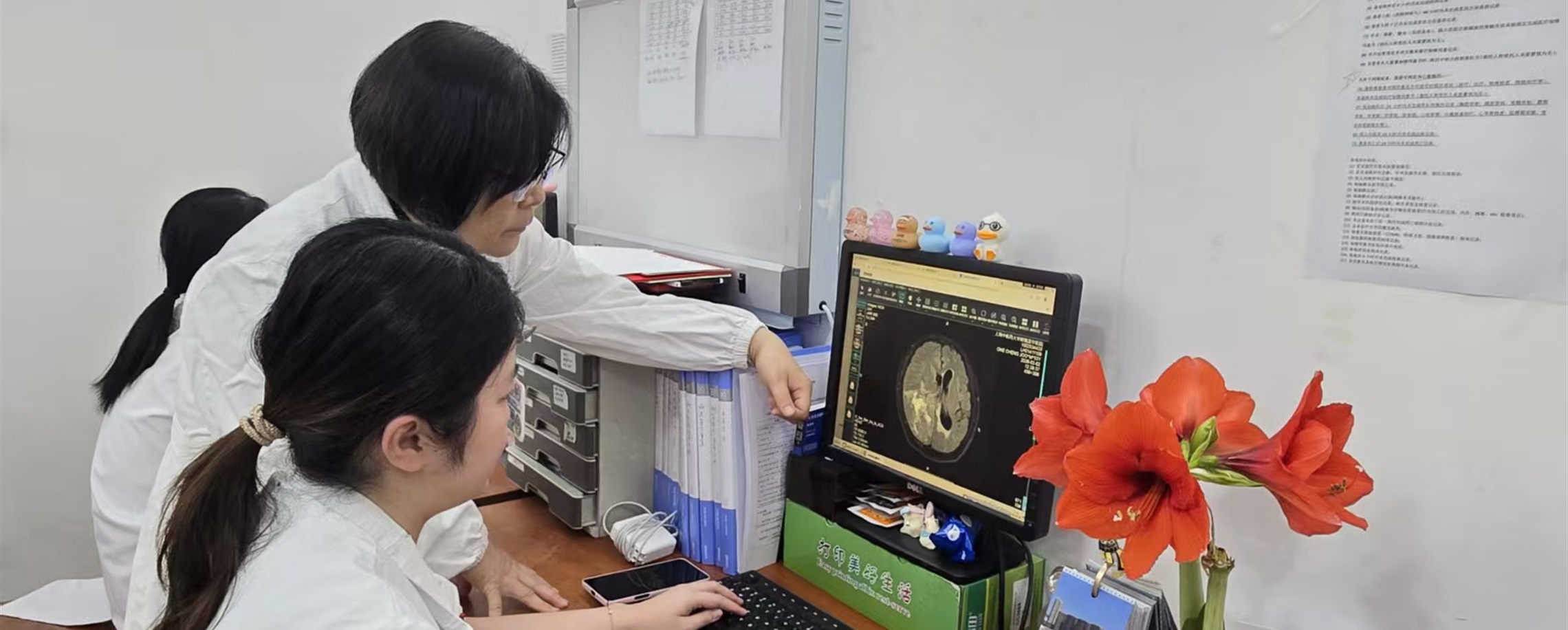 [Expats &Aliments] Longhua Hospital Uses East–West Medicine to Treat Terminal Brain Tumor
