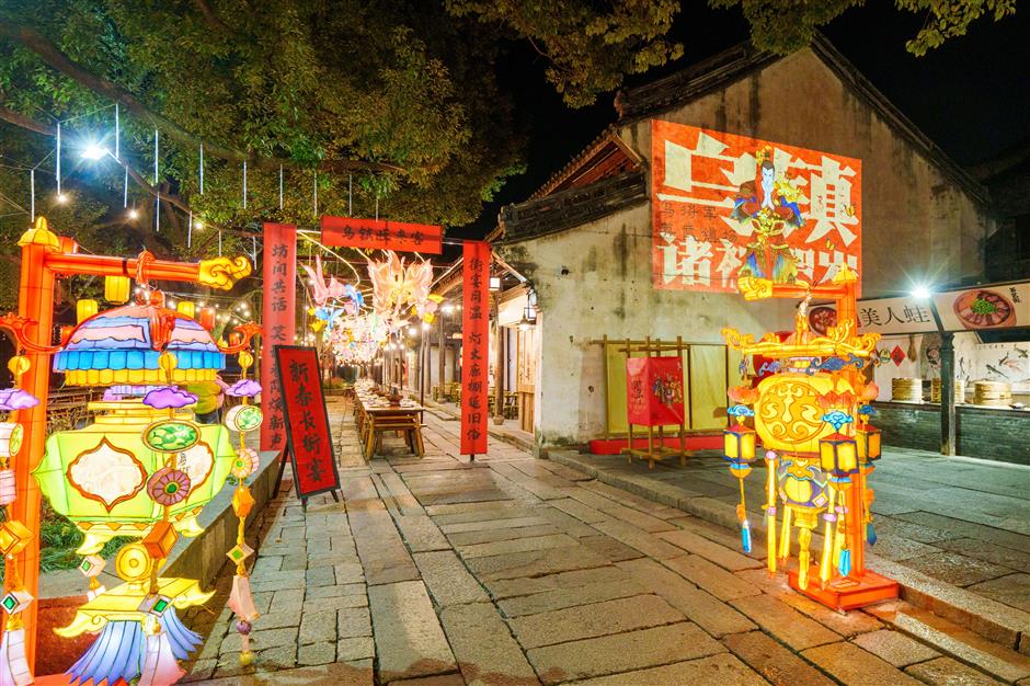 A Season of Lanterns and Lively Markets