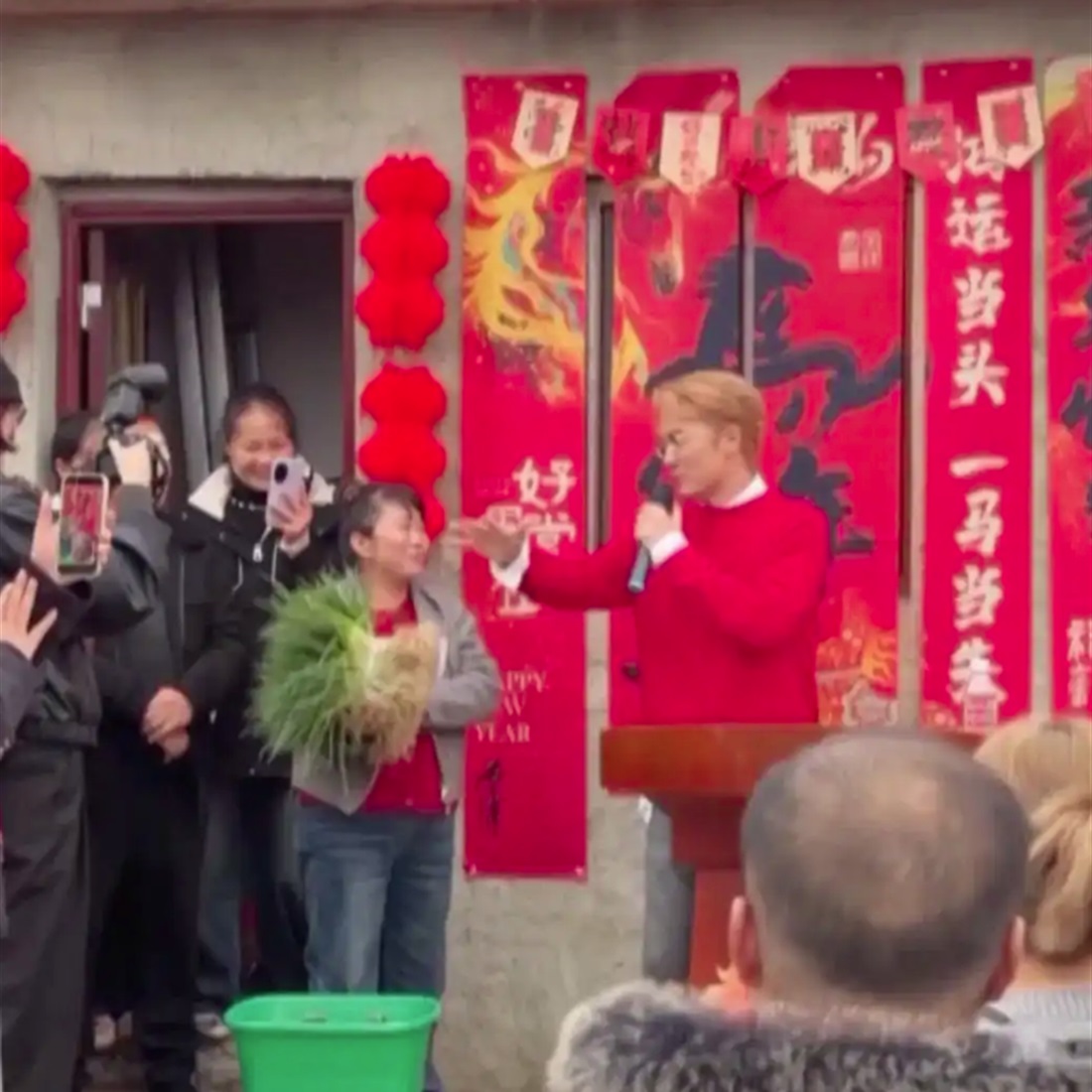 Kenji Wu's Livestream, Farm Auction Win Online Praise