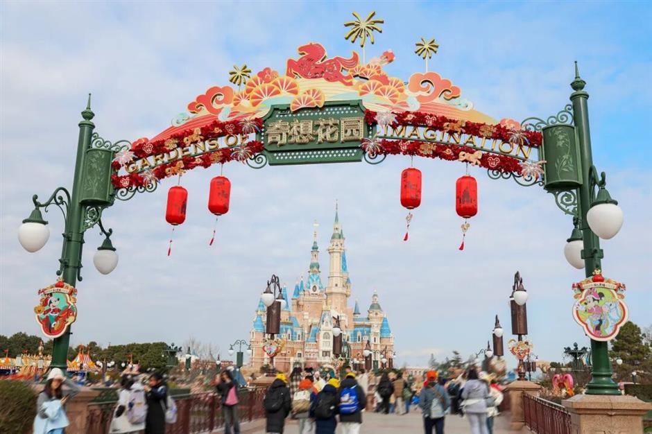 A Season of Lanterns and Lively Markets