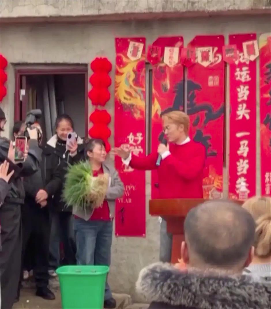 Kenji Wu's Livestream, Farm Auction Win Online Praise