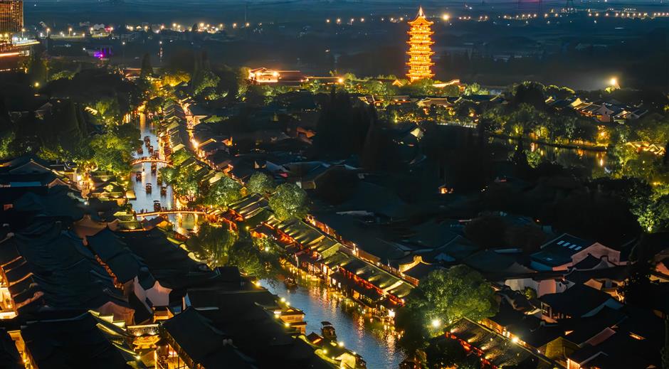 A Season of Lanterns and Lively Markets