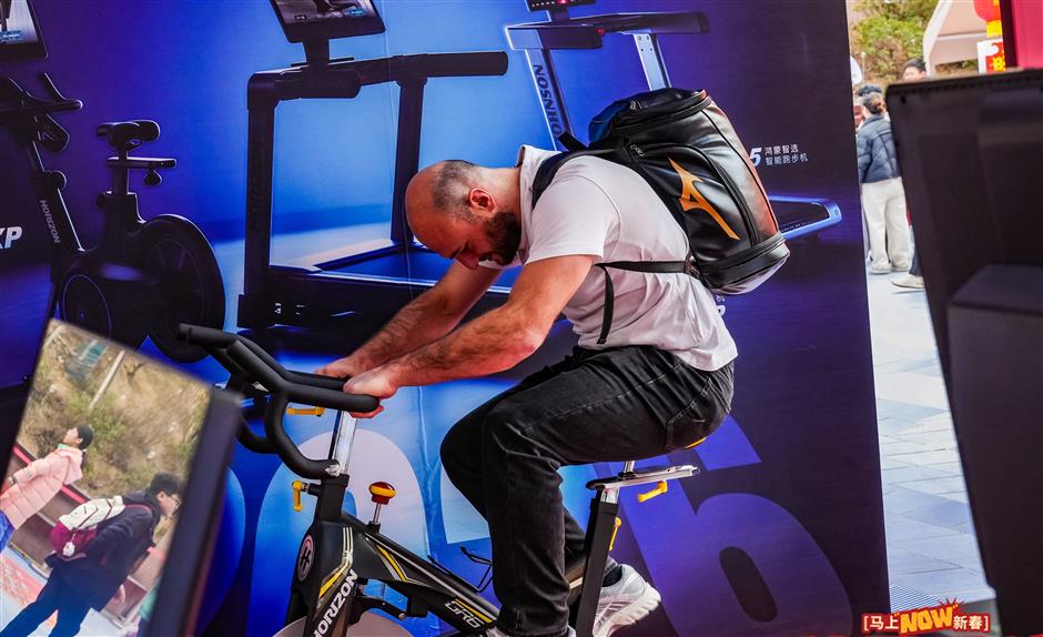 Nanjing Road Spring Festival Market Opens at Century Square