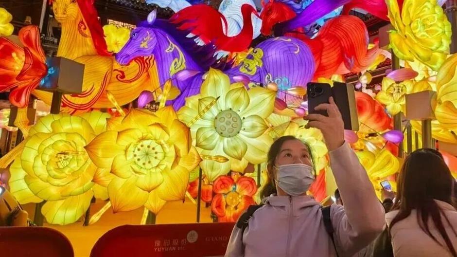 Parents Flock to Shanghai for 'Reverse' Chinese New Year
