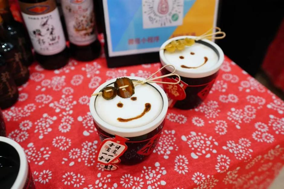 淮海路老字号联动焕新!点亮新春