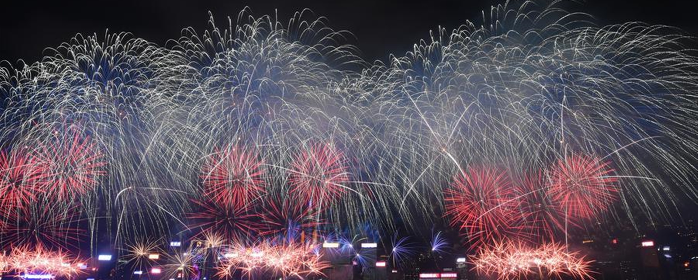 Hong Kong celebrates Year of the Horse with fireworks show