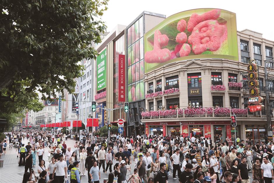 อดีตและปัจจุบันบนถนนการค้าหมายเลข 1 ของประเทศจีน