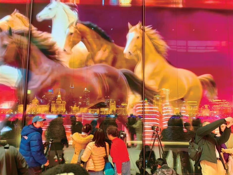 Longer Holidays Highlight New Trends Among Chinese