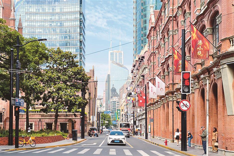 อดีตและปัจจุบันบนถนนการค้าหมายเลข 1 ของประเทศจีน