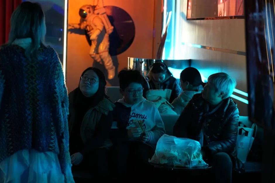 假期还没尽兴?来黄浦赛博龙门解锁新体验