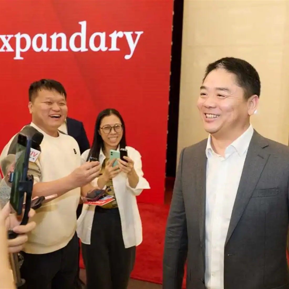 JD.com Founder's New Mission: 100,000-yuan Yacht for Ordinary Household