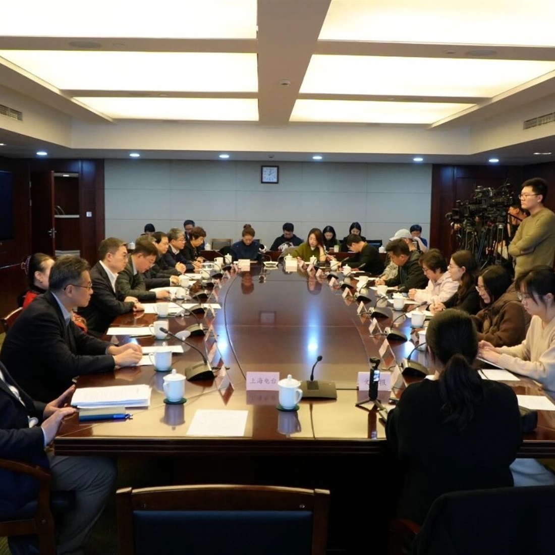 Shanghai Political Advisors Prepare Key Proposals for National 'Two Sessions'