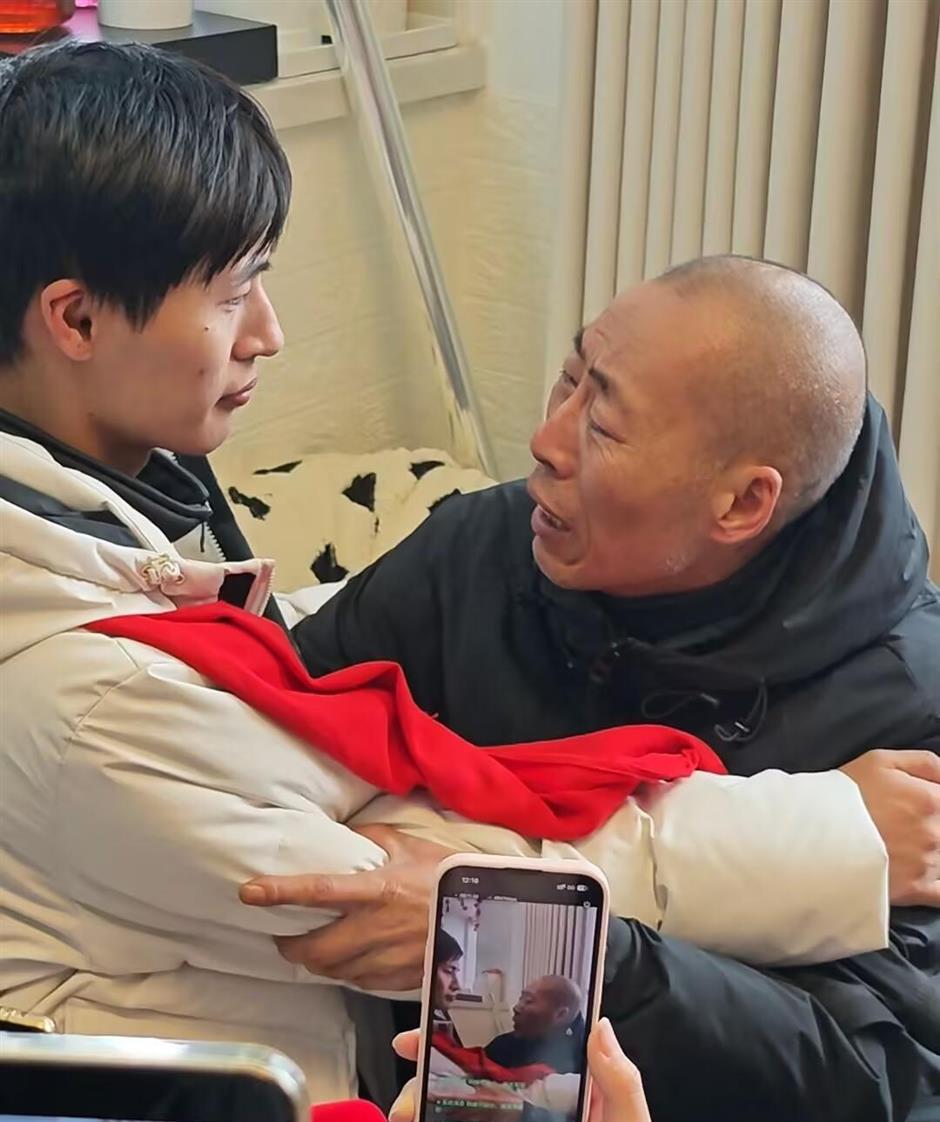 Man Reunites With Family 25 Years After Getting Lost at 4