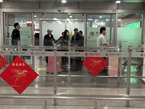 First Resumed Dubai-Shanghai Flight Lands, Bringing Home Stranded Travelers