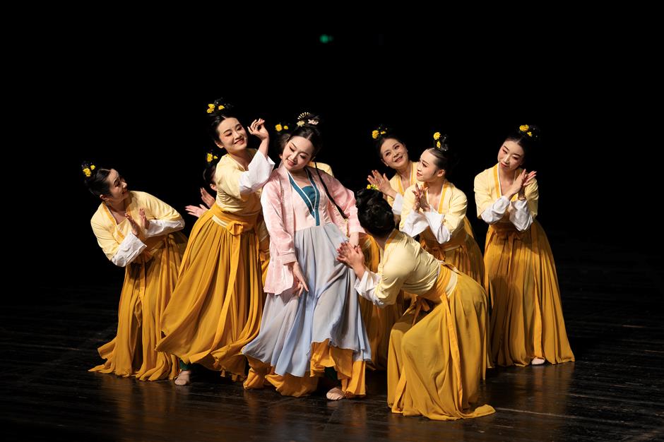 Amateur Dancers' Performance to Conclude CNY Celebration