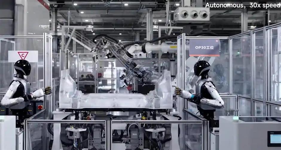 China Automakers Parlay Smart Car Technologies to Humanoid Robots