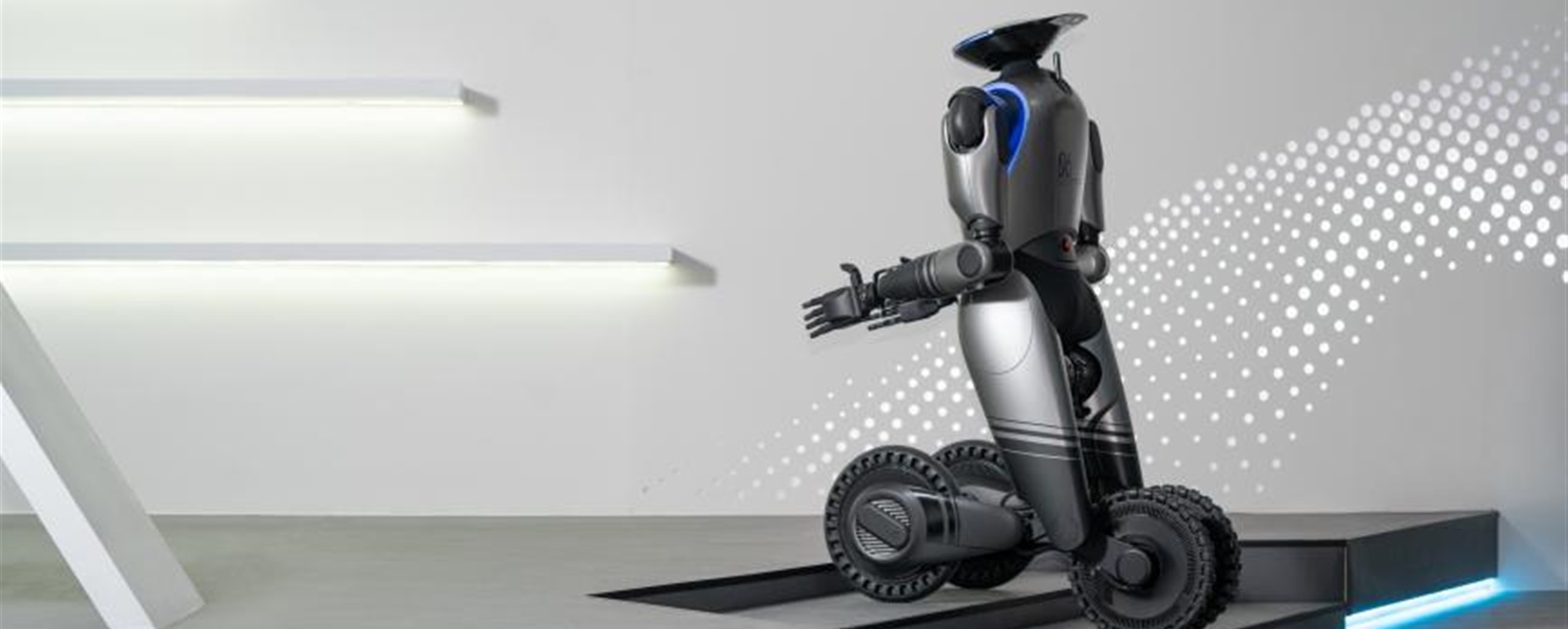 China Automakers Parlay Smart Car Technologies to Humanoid Robots