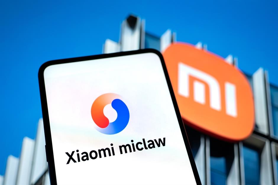 Latest Hot Tech Sensation Clamps Its Claws Into Public Fancy