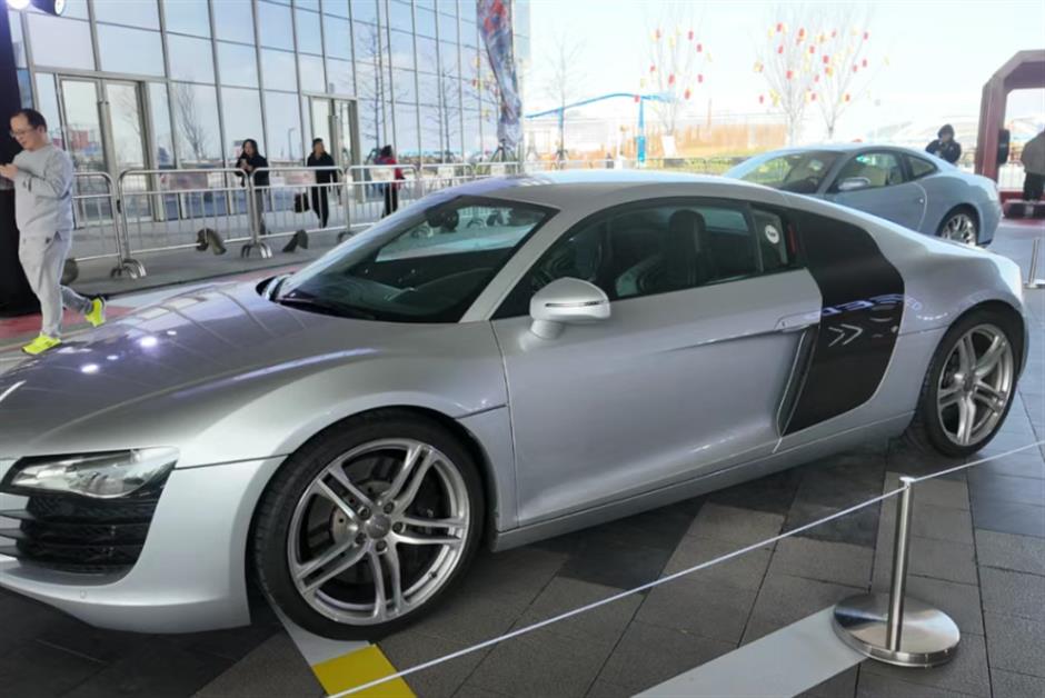 十大传奇超跑空降宝山滨江·2026格子旗嘉年华,速度与激情燃爆全城!