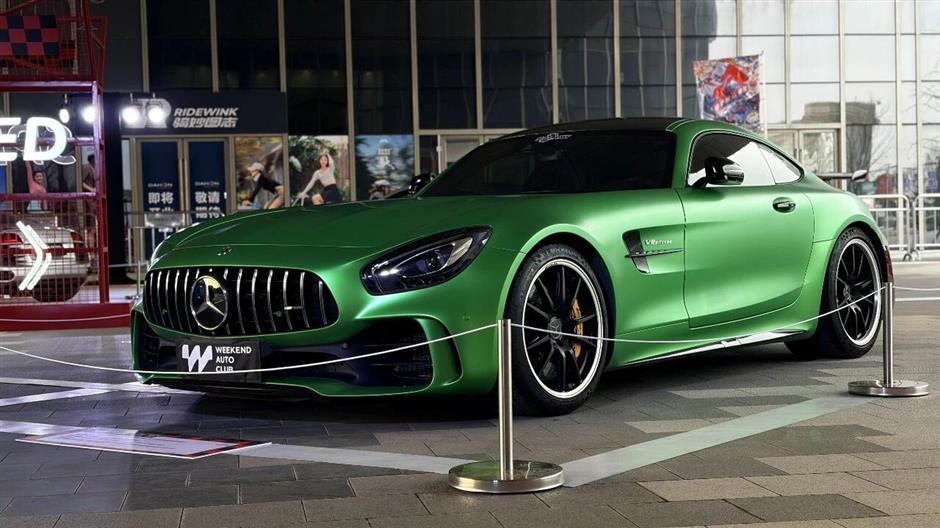 十大传奇超跑空降宝山滨江·2026格子旗嘉年华,速度与激情燃爆全城!