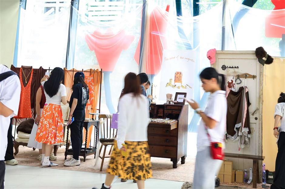 Catwalk Trends & More: Get Ready for Shanghai Fashion Week