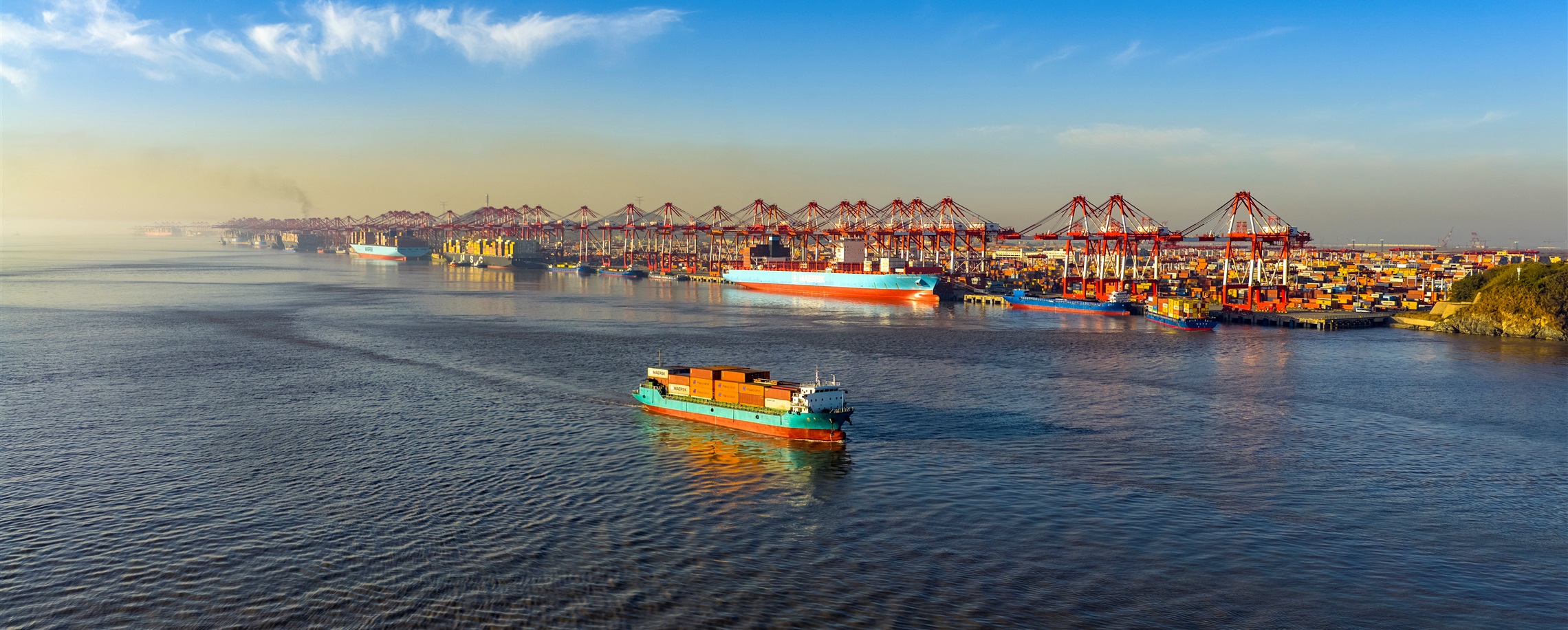 Shanghai Reports 23% Jump in Foreign Trade in First 2 Months