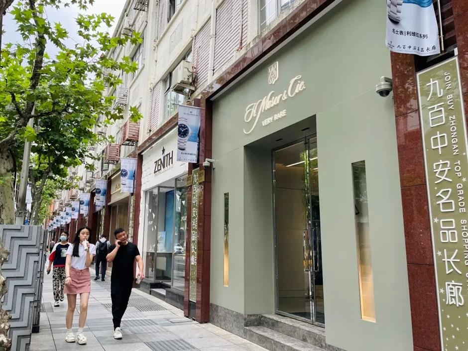 [Hai Streets] A Walk Through Shanghai's Most Glamorous Fashion Avenue