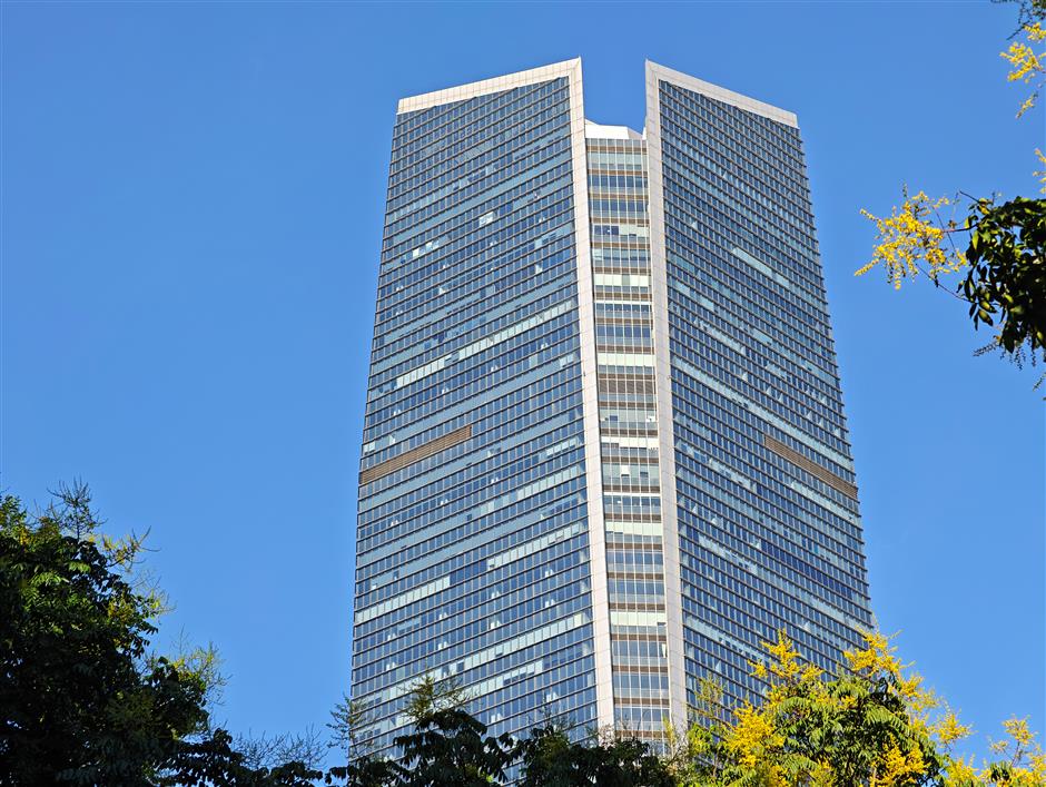 [Hai Streets] A Walk Through Shanghai's Most Glamorous Fashion Avenue