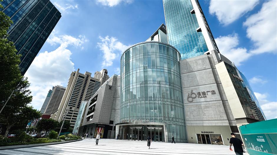 [Hai Streets] A Walk Through Shanghai's Most Glamorous Fashion Avenue