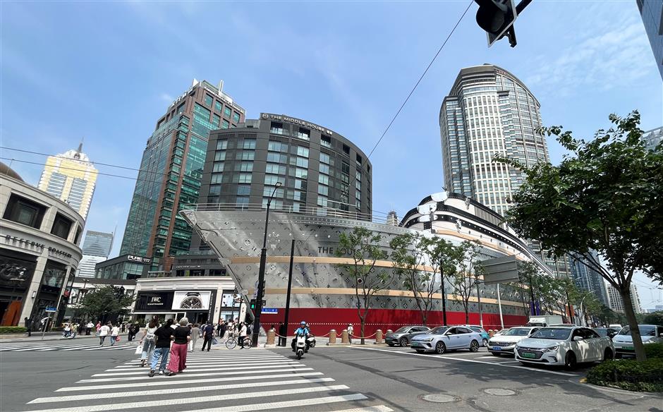 [Hai Streets] A Walk Through Shanghai's Most Glamorous Fashion Avenue