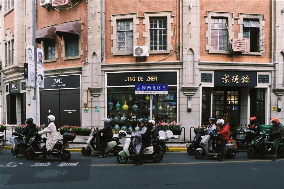 Life at the Crossroads of Movement and Calm