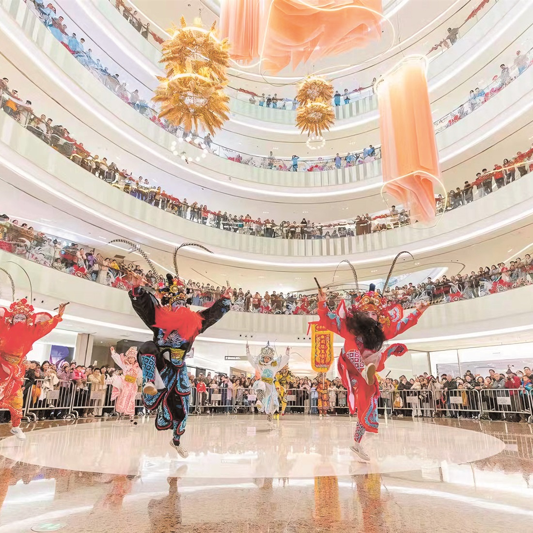 Spring Festival Holiday Boosts Minhang's Retail Market