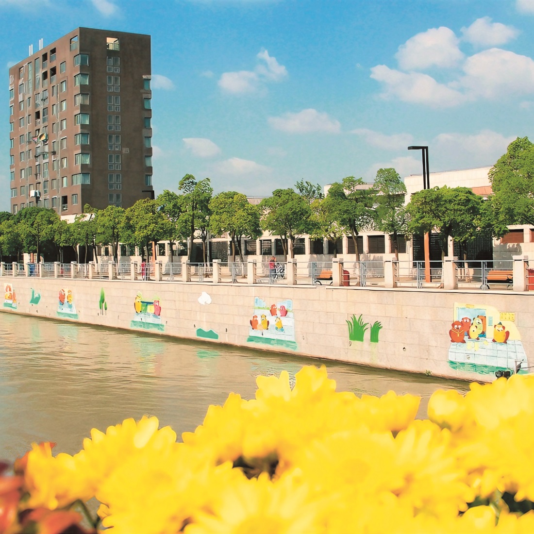 Lawmakers Discuss Pet Regulations, Waterfront Economy at 'Two Sessions'