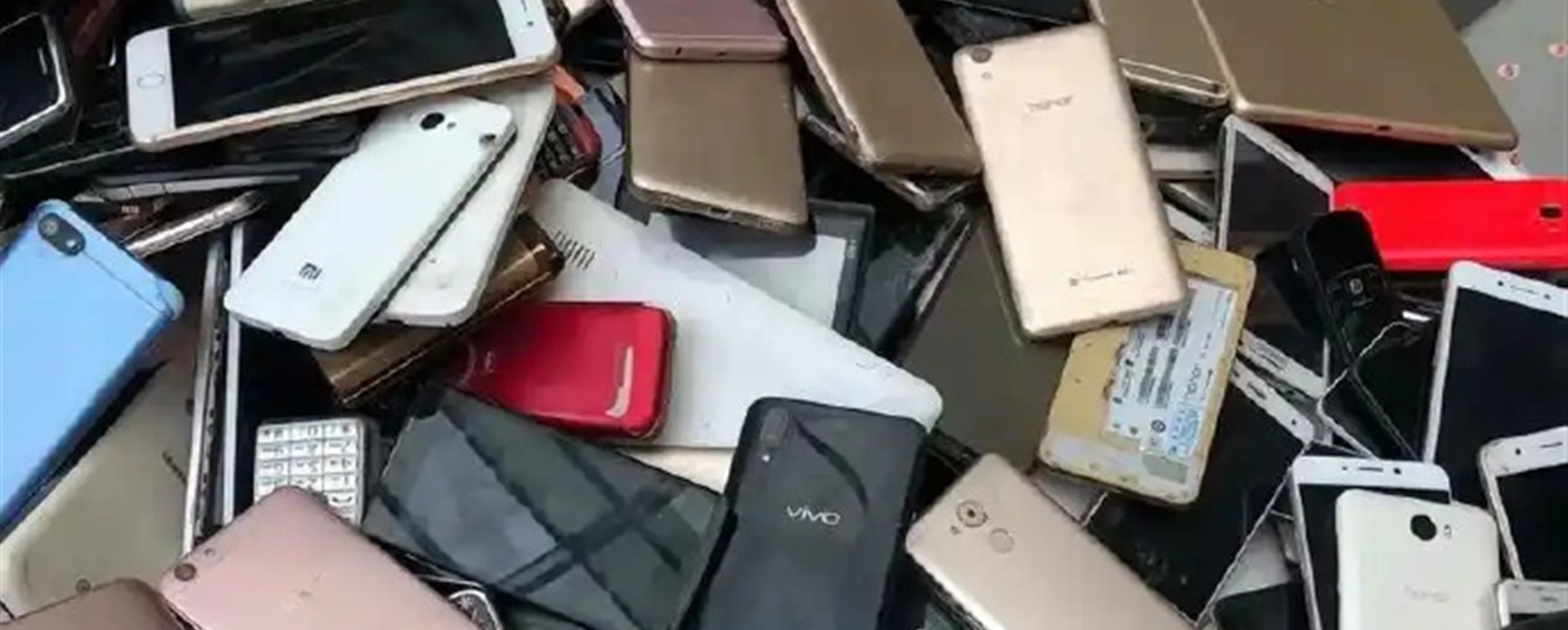 Surge in Chip Prices Fuels Boom in China's Used Phone Market