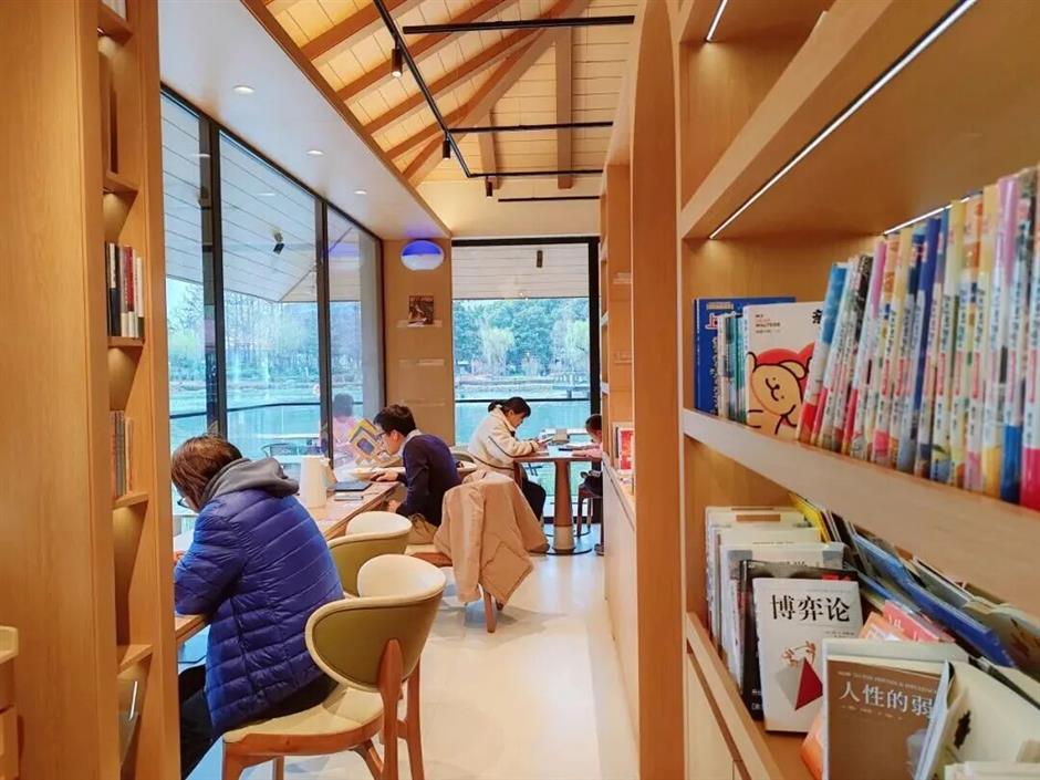 长宁首家!花园内开了一家高颜值书店