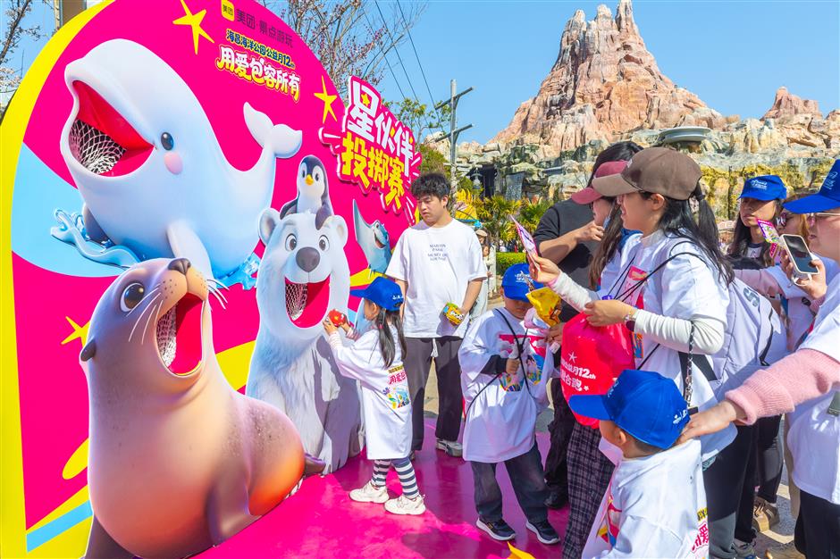 Haichang Ocean Park Offers Free Admission to Families with Autistic Children in April