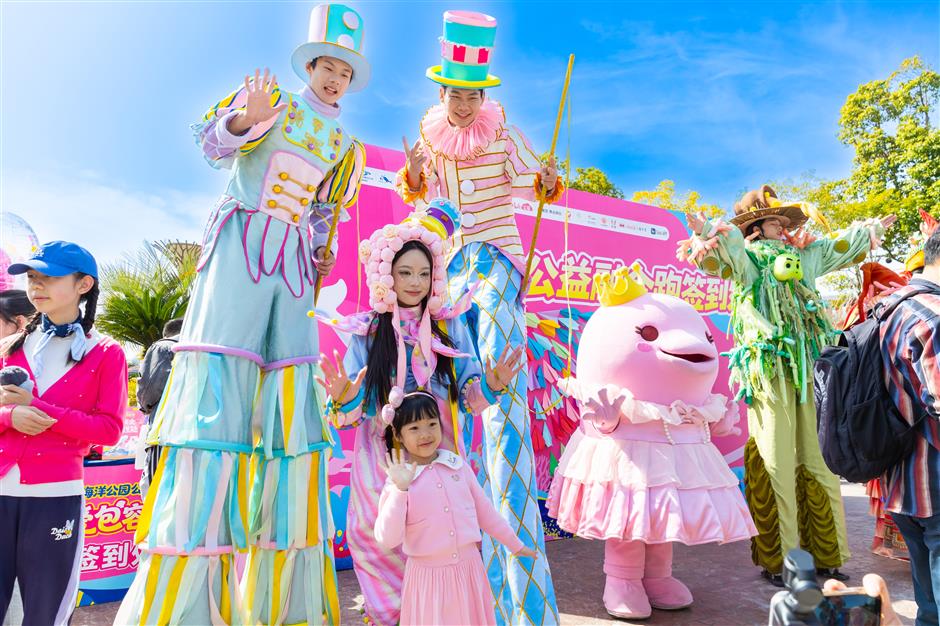 Haichang Ocean Park Offers Free Admission to Families with Autistic Children in April